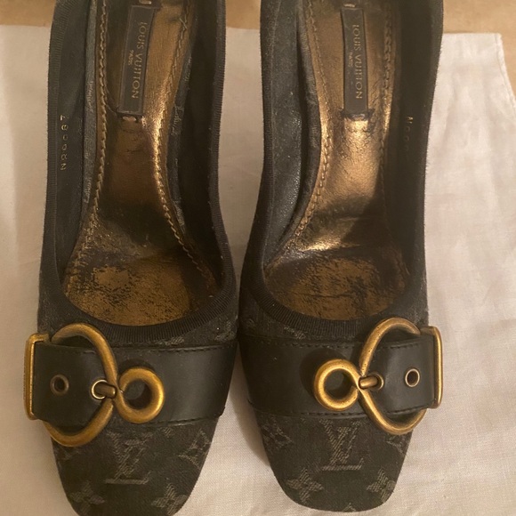 Louis Vuitton Heels - Picture 3 of 4